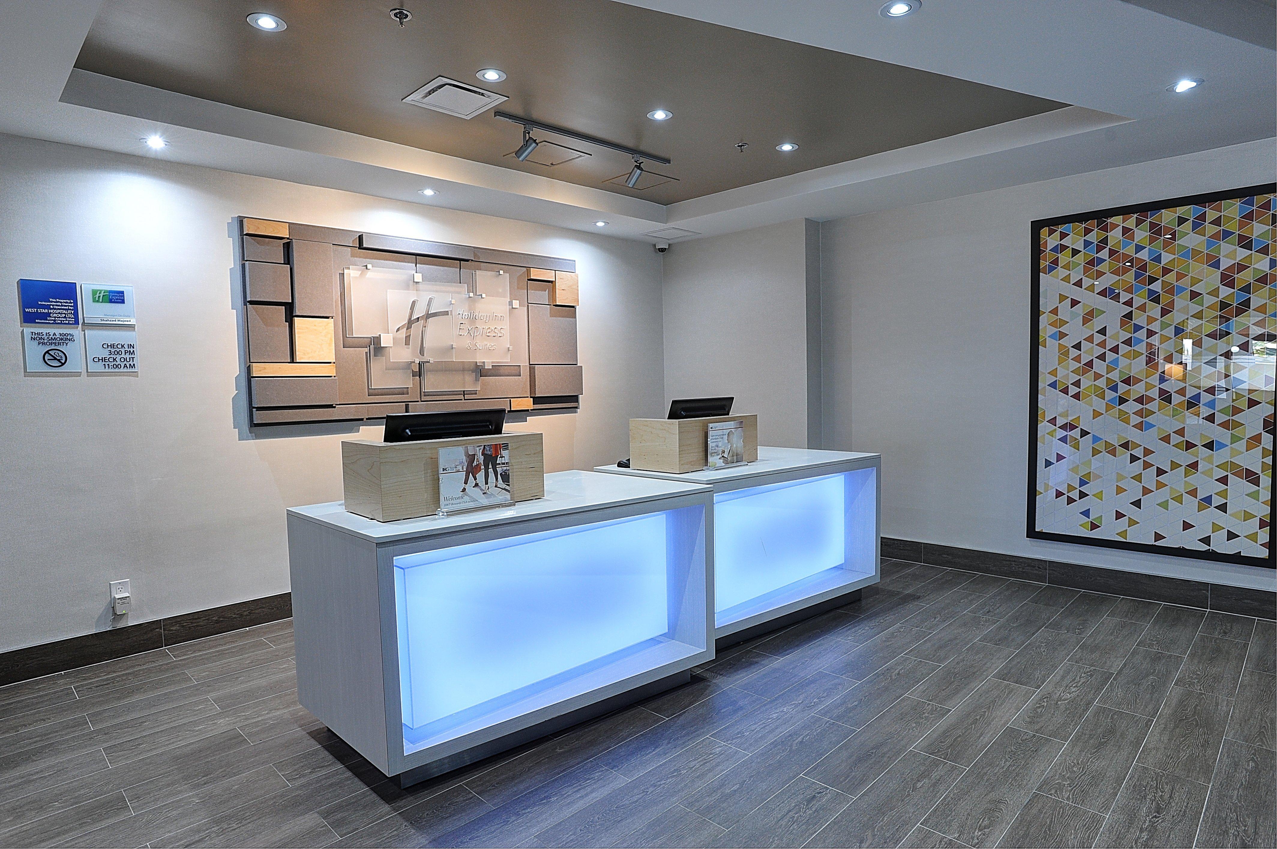 Holiday Inn Express & Suites Toronto Airport West By Ihg Mississauga Exterior foto