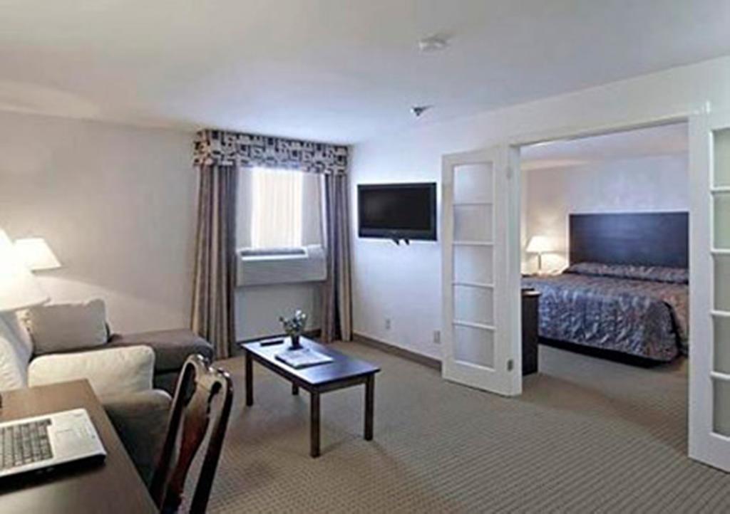 Holiday Inn Express & Suites Toronto Airport West By Ihg Mississauga Zimmer foto