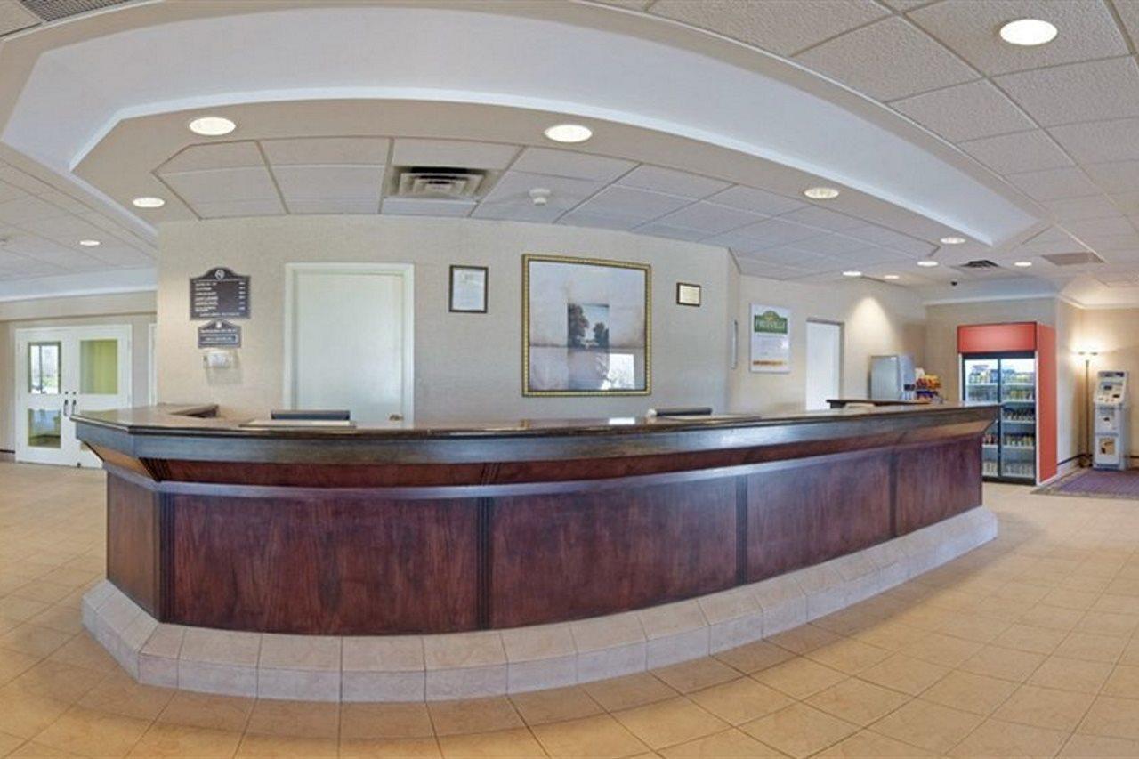 Holiday Inn Express & Suites Toronto Airport West By Ihg Mississauga Exterior foto