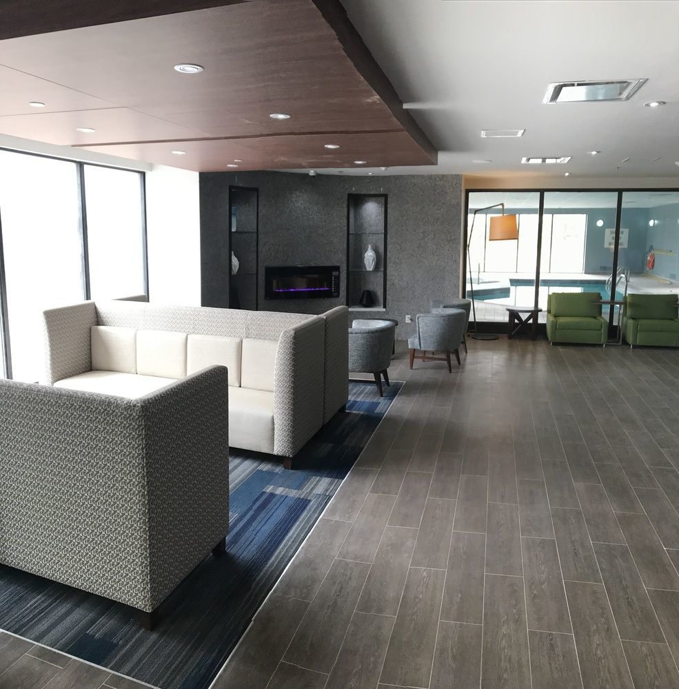 Holiday Inn Express & Suites Toronto Airport West By Ihg Mississauga Exterior foto